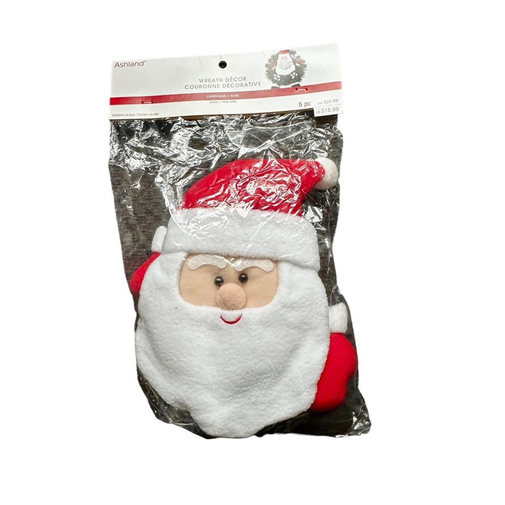 NWT wreaths decor Santa